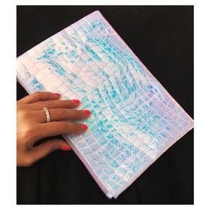 NWOT 🦄 Crocodile tears clutch 🦄